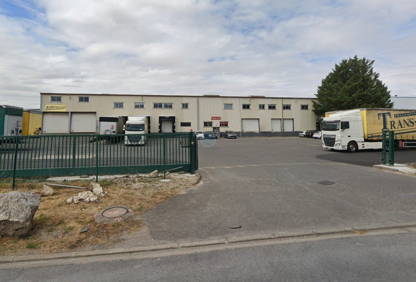 location Locaux d'activité Ormes - Photo 1