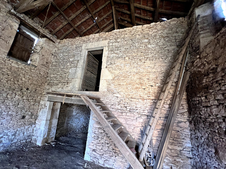 à vendre Grange
Puy L Eveque
- Photo 3