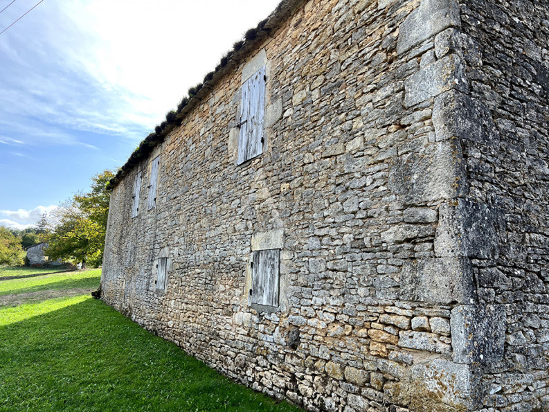 à vendre Grange
Puy L Eveque
- Photo 4