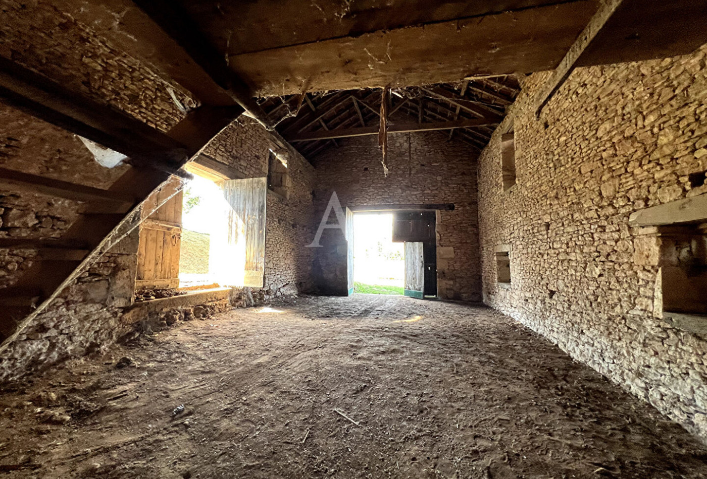 vente Grange
Puy L Eveque
- Photo 5