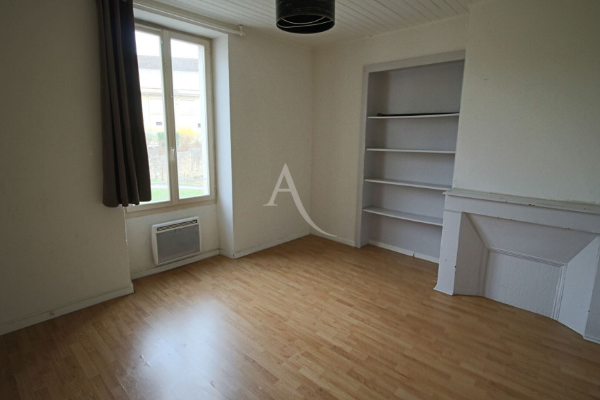 for sale Maison de ville
Puy L Eveque
- Photo 2