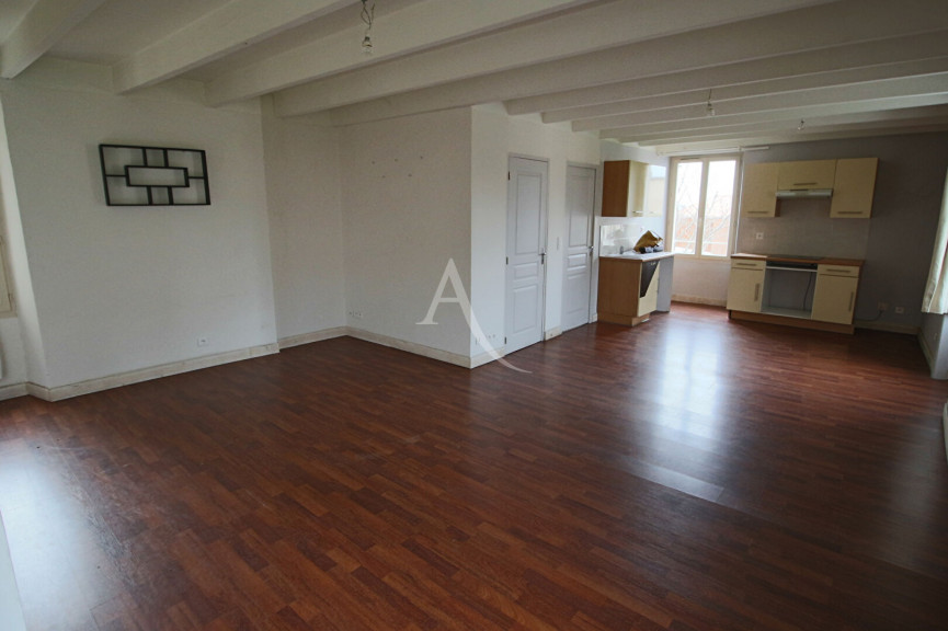 for sale Maison de ville
Puy L Eveque
- Photo 3
