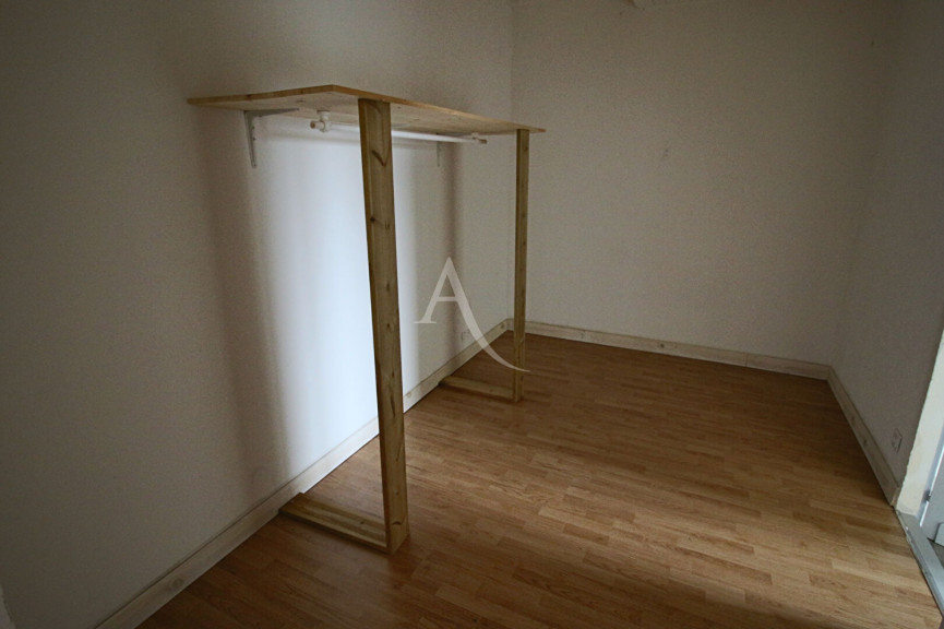 for sale Maison de ville
Puy L Eveque
- Photo 5