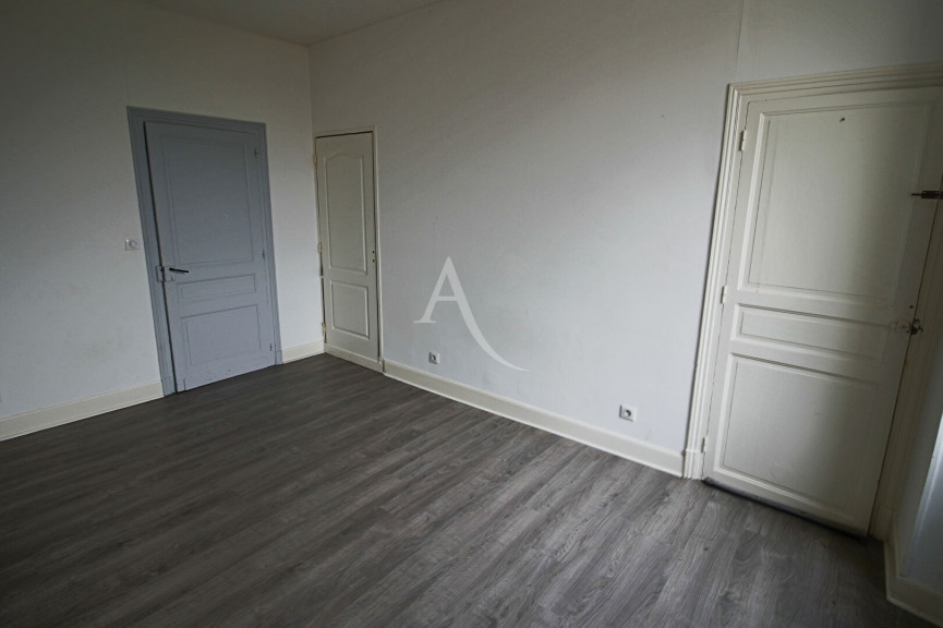 for sale Maison de ville
Puy L Eveque
- Photo 6