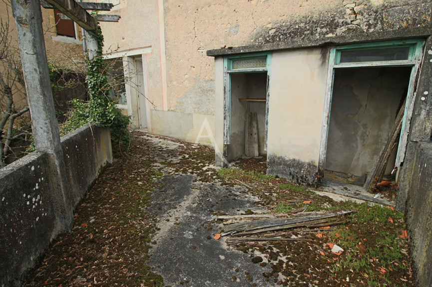 for sale Maison de ville
Puy L Eveque
- Photo 9