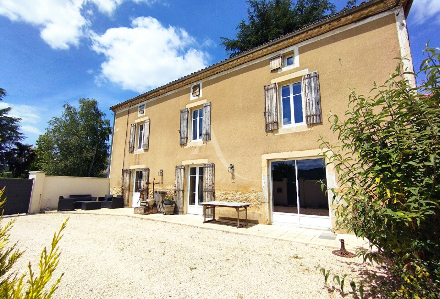 vente Maison
Puy L Eveque
- Photo 1