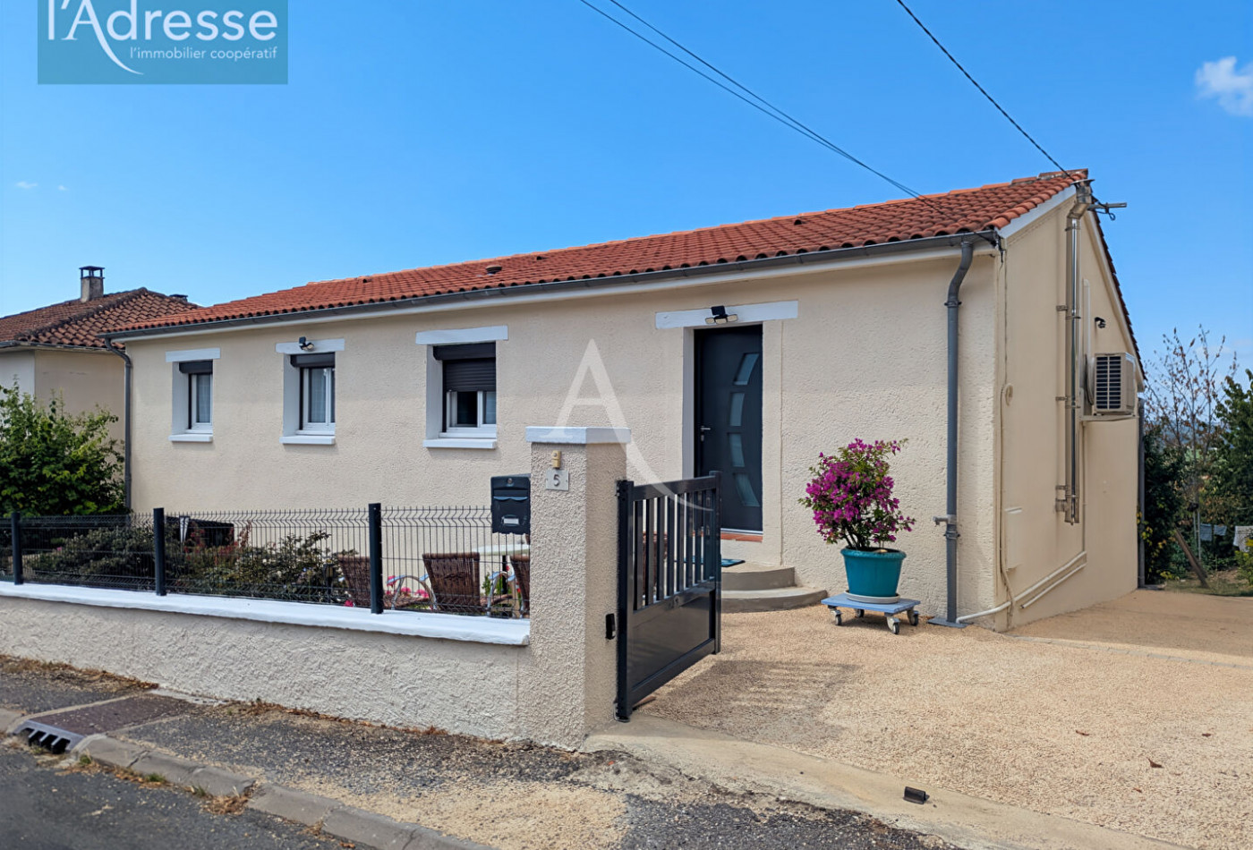 vente Maison
Puy L Eveque
- Photo 1