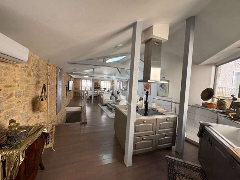 for sale Maison
Puy L Eveque
- Photo 9