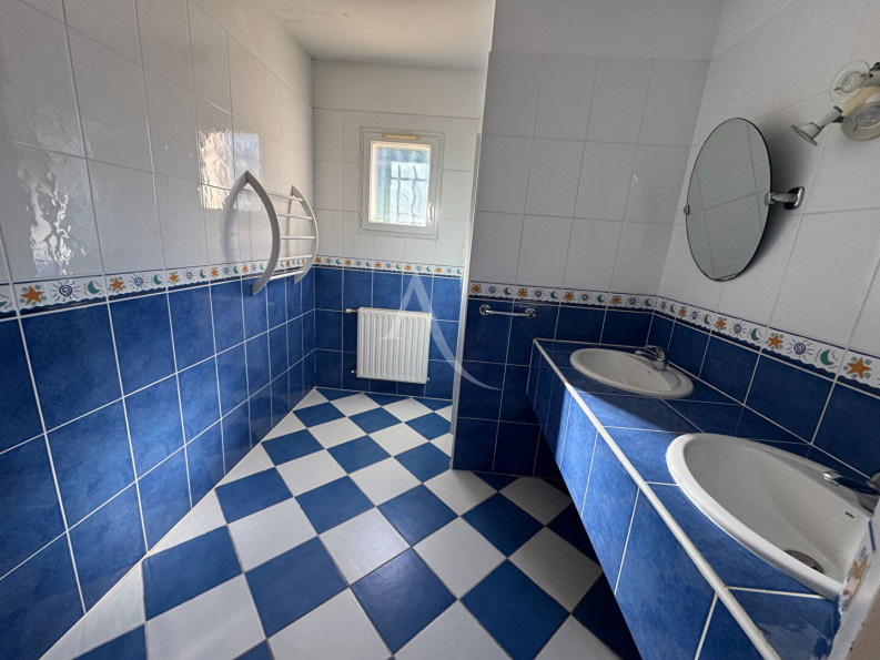 for sale Maison
Puy L Eveque
- Photo 8