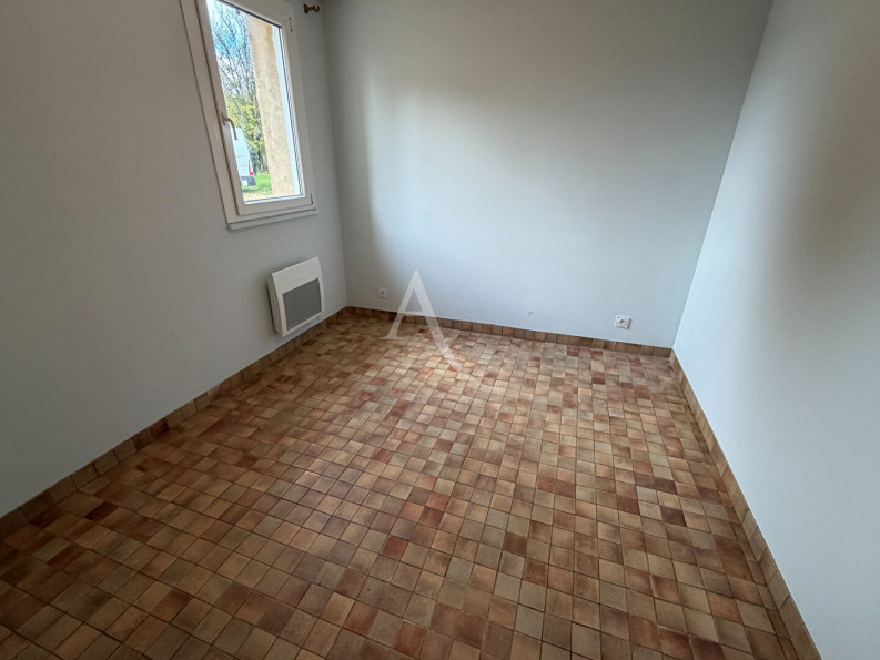 for rent Maison
Puy L Eveque
- Photo 6