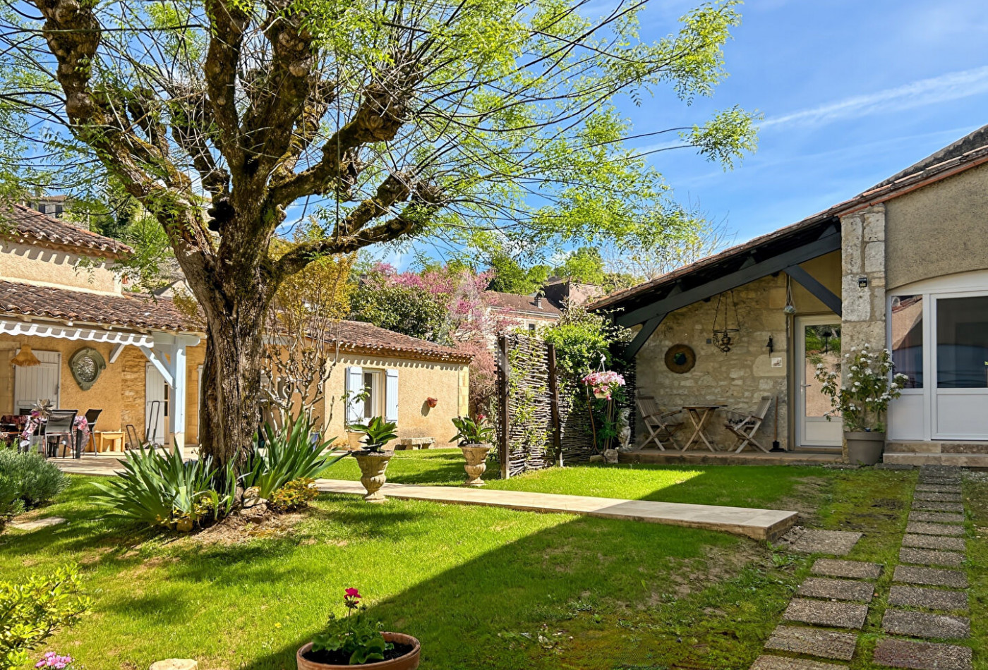 vente Maison
Puy L Eveque
- Photo 1