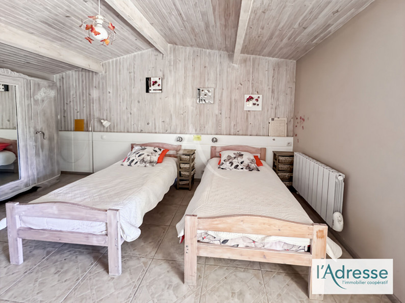 à vendre Maison
Montcuq En Quercy Blanc
- Photo 9