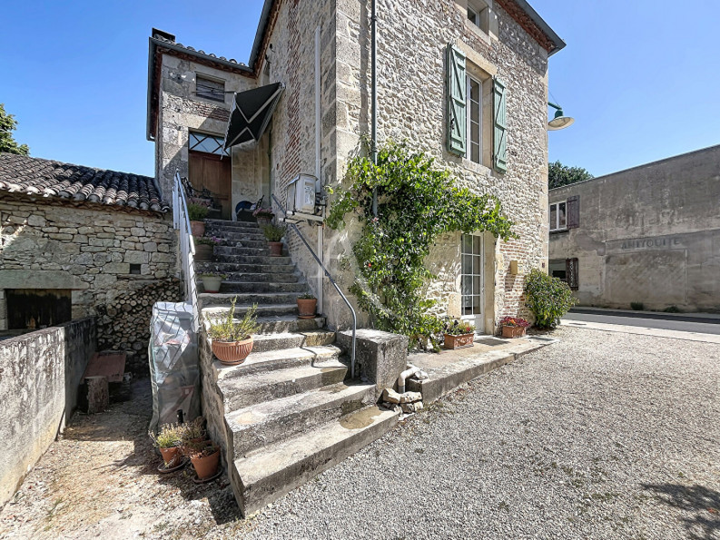à vendre Maison
Puy L'eveque
- Photo 1