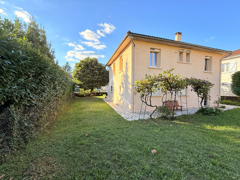 à vendre Maison
Cahors
- Photo 8