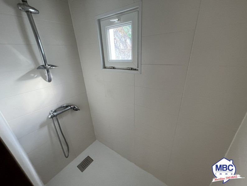 location Local commercial La Seguiniere - Photo 7