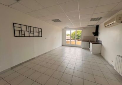 location Local commercial Saint Pierre Montlimart