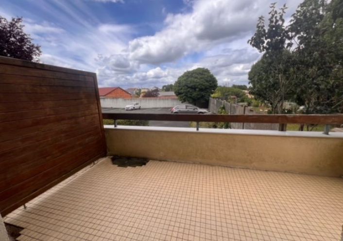 location Local commercial Saint Pierre Montlimart