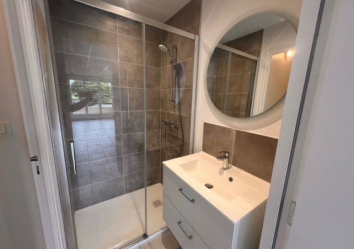 location Local commercial Saint Pierre Montlimart