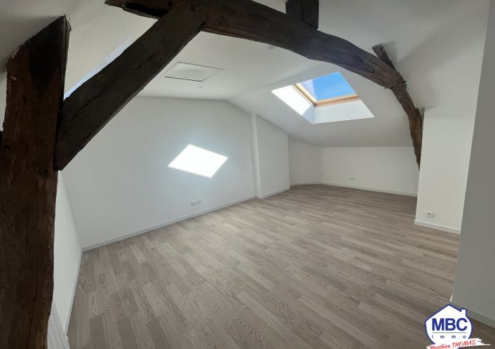 location Appartement rénové La Chapelle Saint Florent