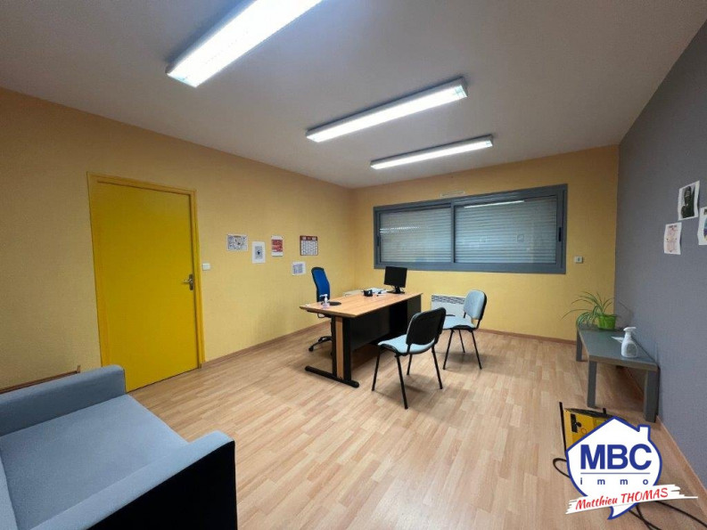 location Local commercial Beaupreau - Photo 4