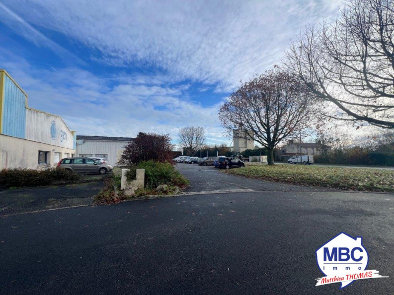 location Local commercial Beaupreau - Photo 6