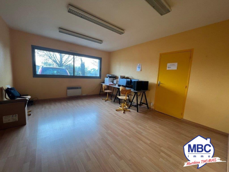 location Local commercial Beaupreau - Photo 9