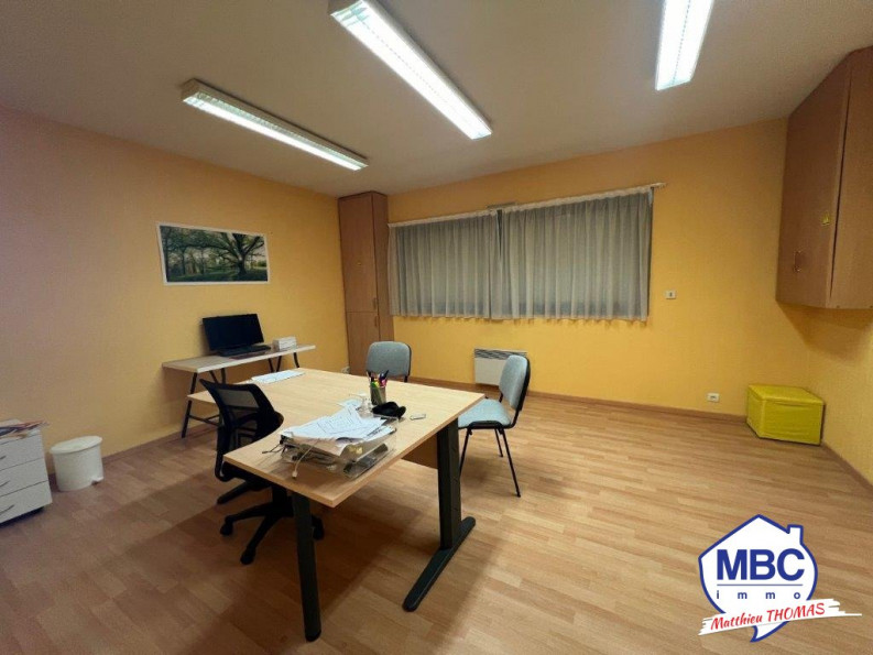 location Local commercial Beaupreau - Photo 10