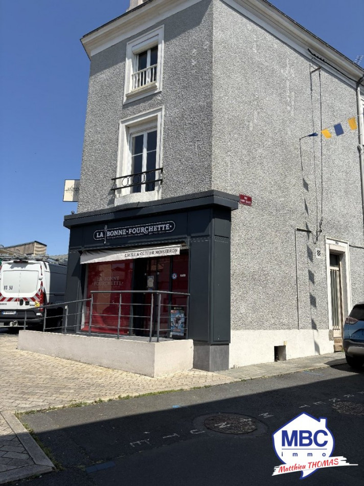 sale Ensemble immobilier Beaupreau En Mauges - Photo 2