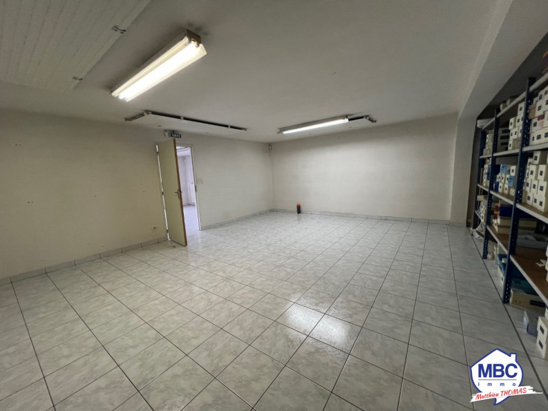 location Local commercial Beaupreau En Mauges - Photo 5