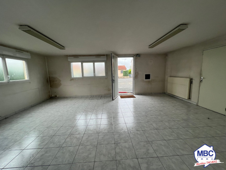 location Local commercial Beaupreau En Mauges - Photo 6