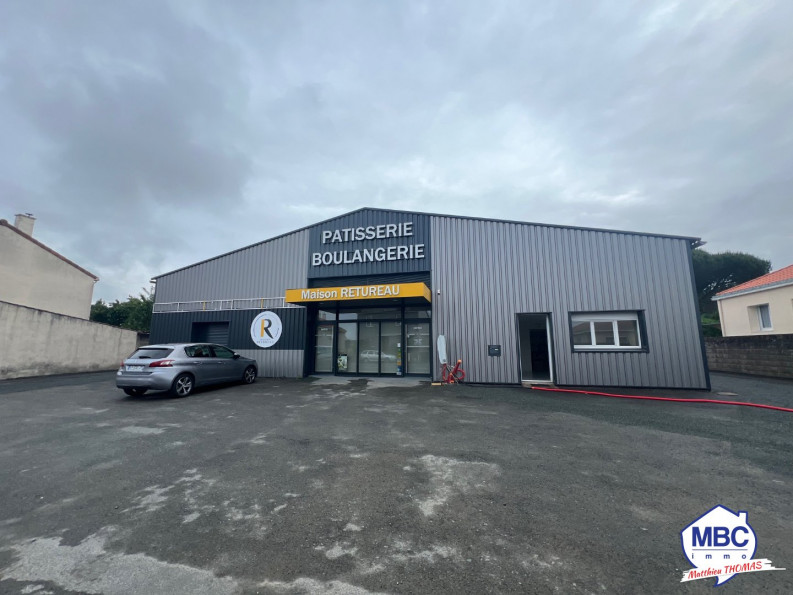 location Local commercial Beaupreau En Mauges - Photo 2