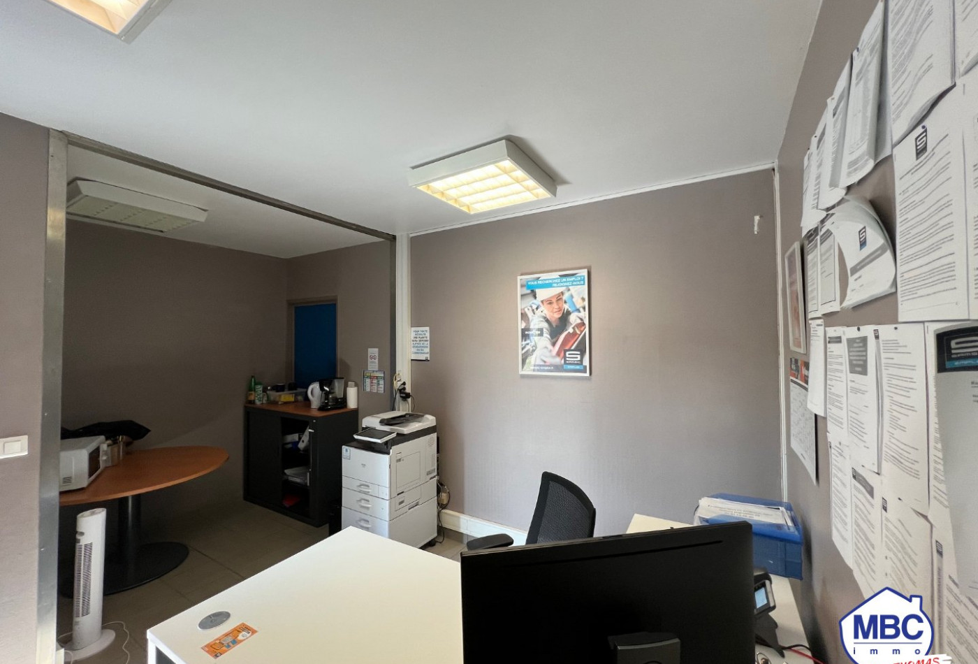 location Local commercial Beaupreau En Mauges - Photo 3