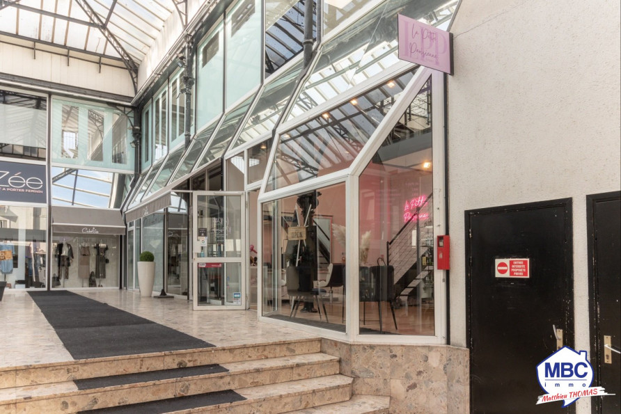 location Local commercial Cholet - Photo 1