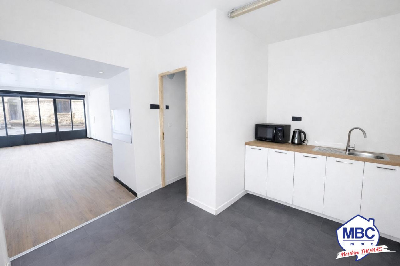 location Local commercial La Seguiniere - Photo 2