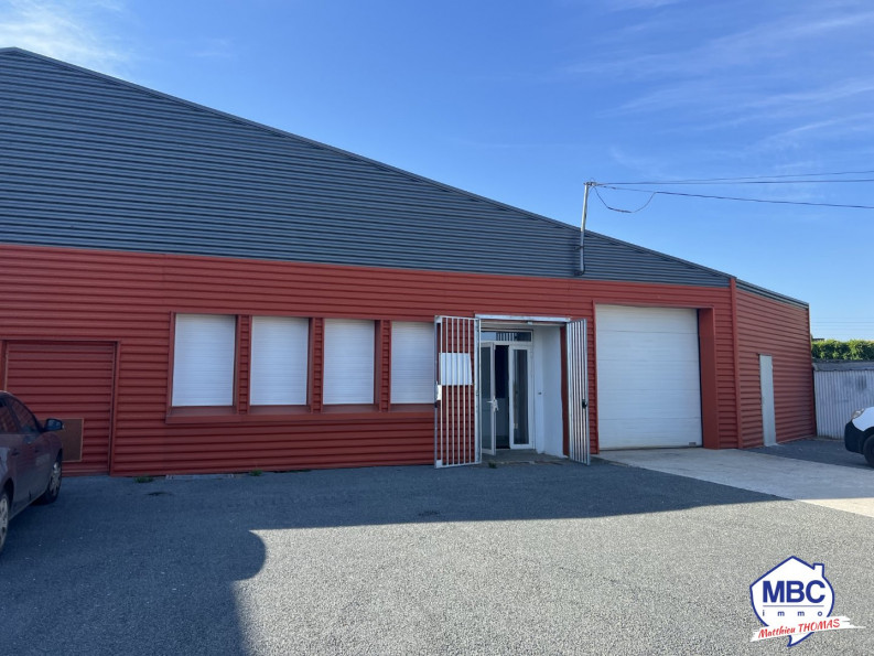 location Bâtiment Mauges-sur-loire - Photo 1