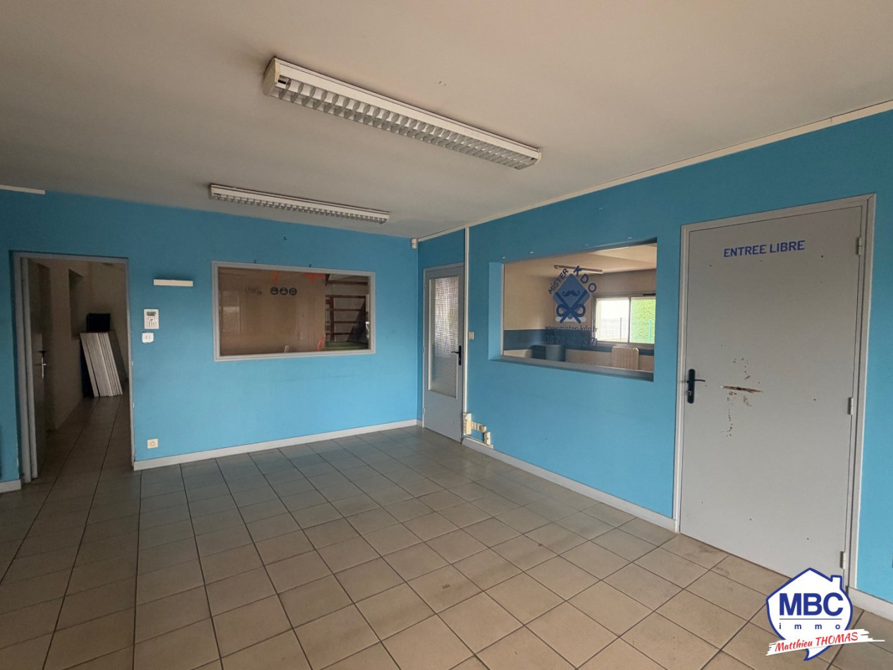 location Local commercial Beaupreau En Mauges - Photo 3