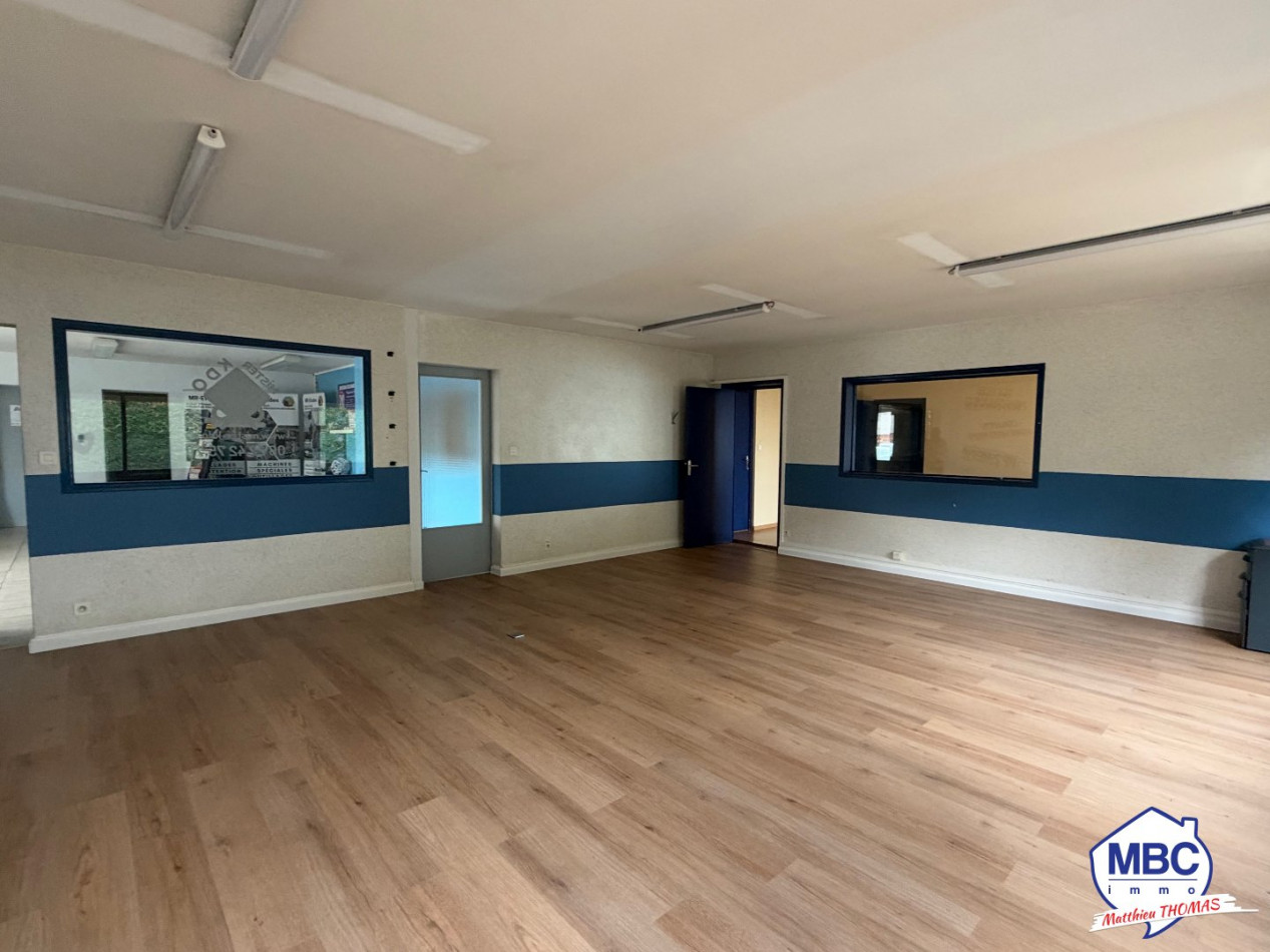 location Local commercial Beaupreau En Mauges - Photo 4