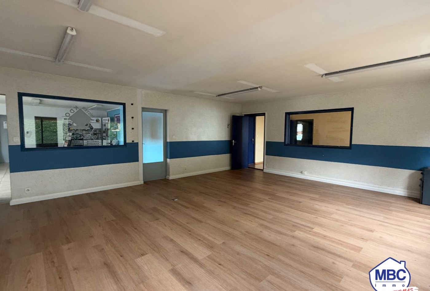 location Local commercial Beaupreau En Mauges - Photo 4