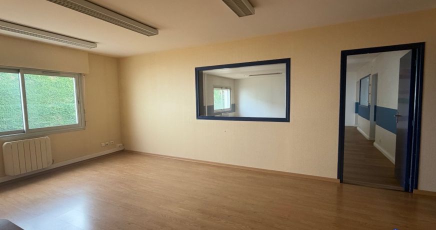 location Local commercial Beaupreau En Mauges
