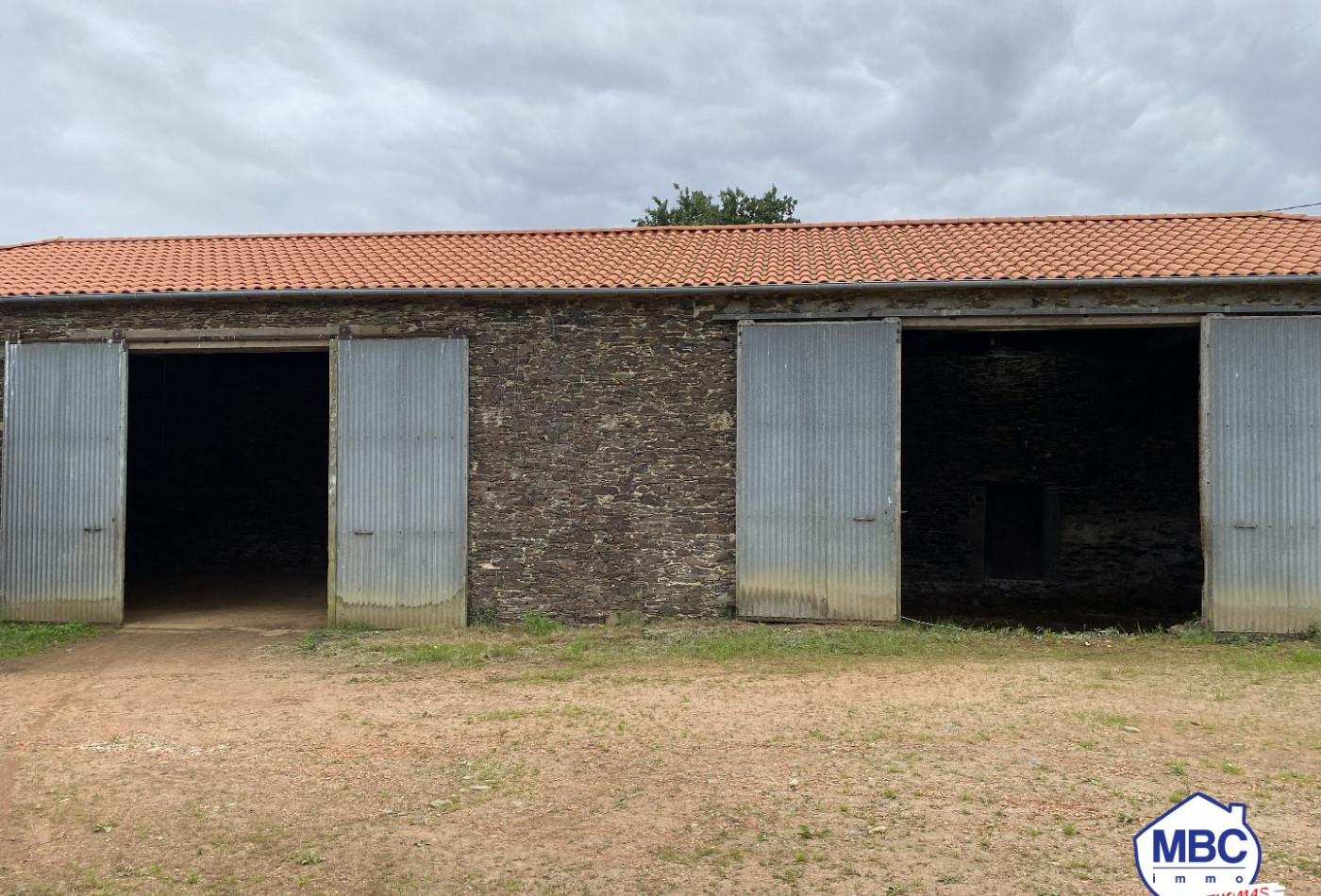 location Bâtiment Beaupreau En Mauges - Photo 1