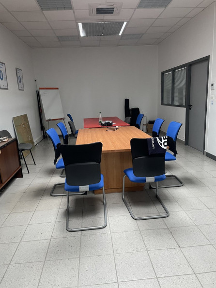 location Locaux d'activité La Seguiniere - Photo 4