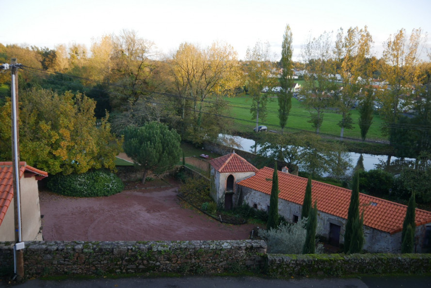 location Appartement Montfaucon - Photo 2