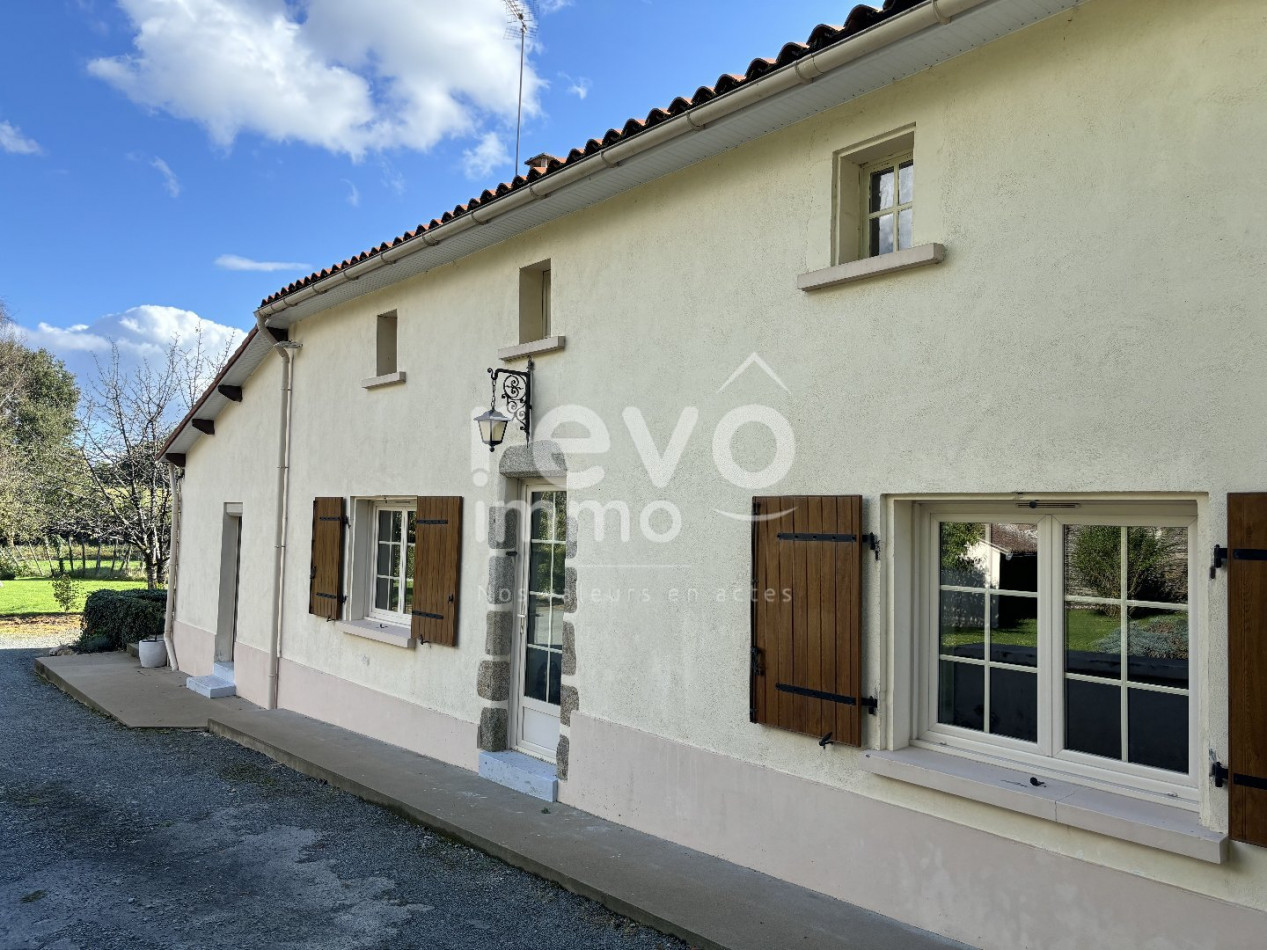 à vendre Longere Parthenay - Photo 1