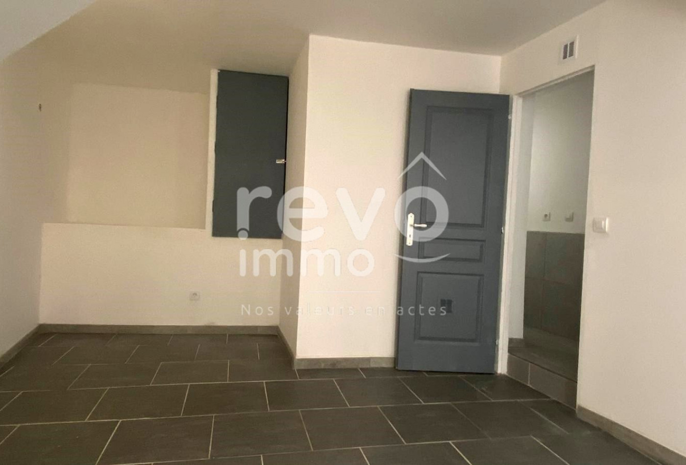 vente Studio Le Pouget - Photo 9