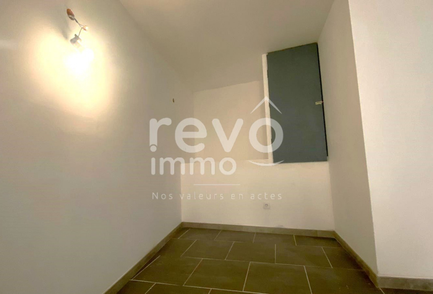 vente Studio Le Pouget - Photo 6