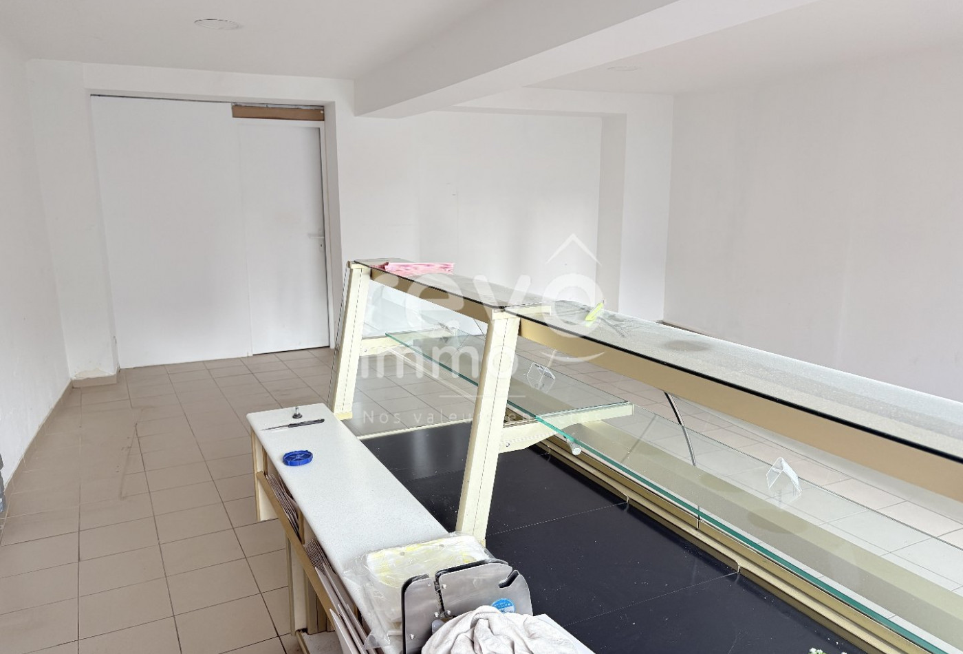 location Local commercial Chanzeaux - Photo 2
