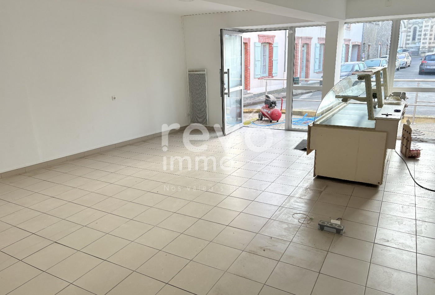 location Local commercial Chanzeaux - Photo 3