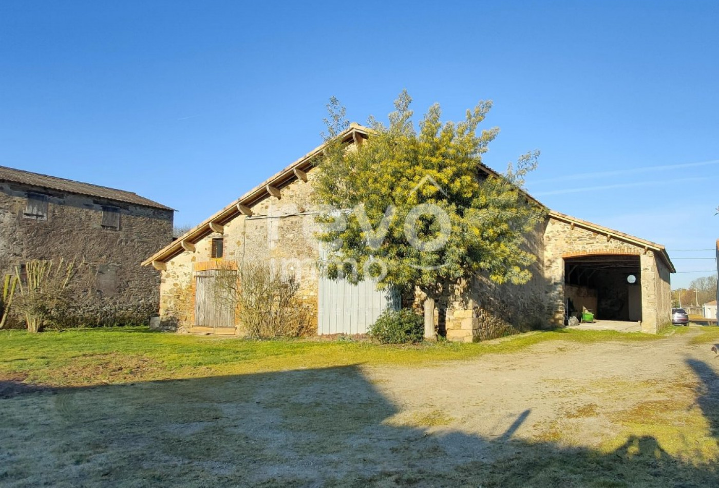 vente Grange MontrÉverd - Photo 6