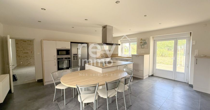 vente Maison bourgeoise MontrÉverd