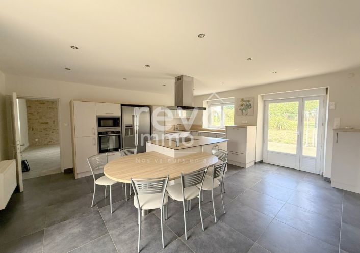 à vendre Maison bourgeoise MontrÉverd